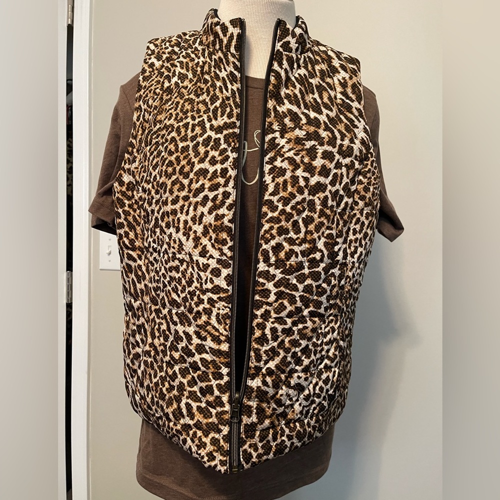 Ladies leopard/black reversible vest
